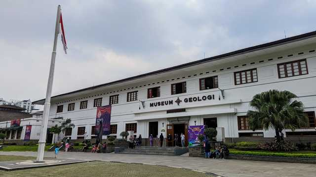 tempat wisata anak - Museum Geologi